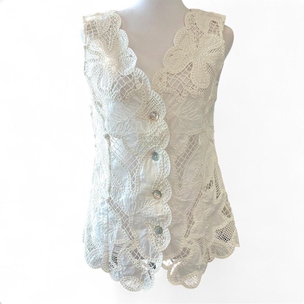White Lace Sleeveless Vest